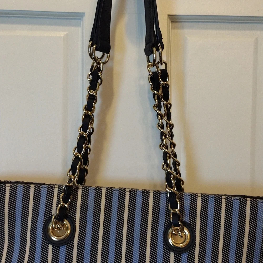 Talbots tote style purse. - Picture 2 of 13